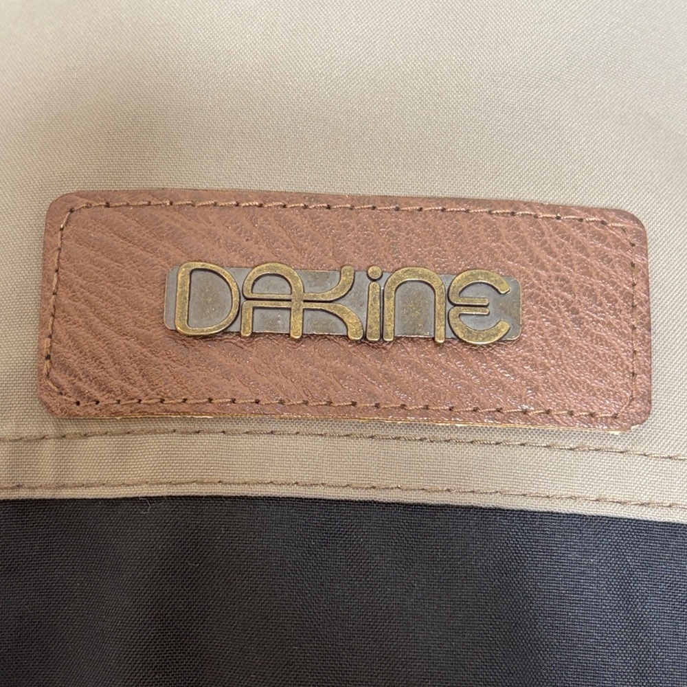 Dakine Women’s Snowboarding Jacket, size large. - Picture 4 of 14